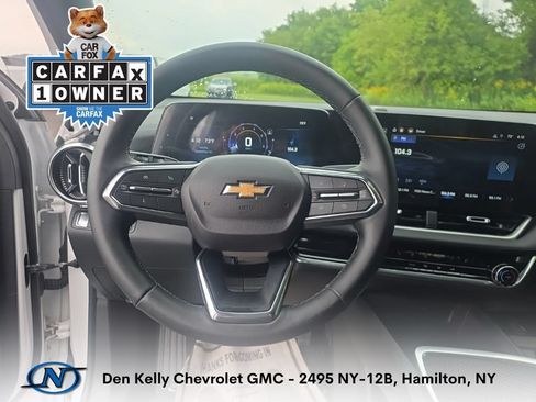 Used 2025 Chevrolet Equinox LT w/ Safety and Technology Package AWD/4WD image 3