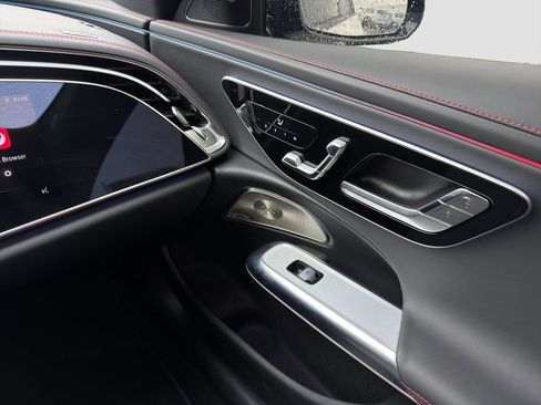 Used 2025 Mercedes-Benz E 53 AMG e 4MATIC Sedan image 17