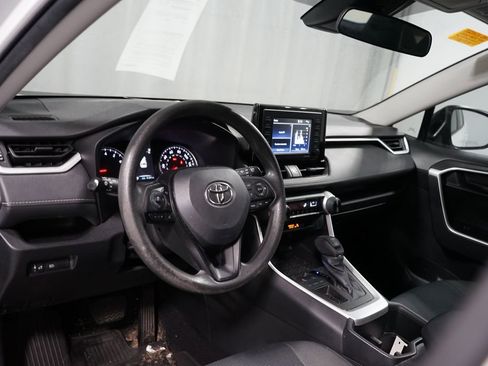 Used 2022 Toyota RAV4 LE image 7