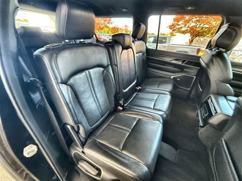 Used 2023 Jeep Wagoneer L Series III w/ Preferred Equipment Group image 25