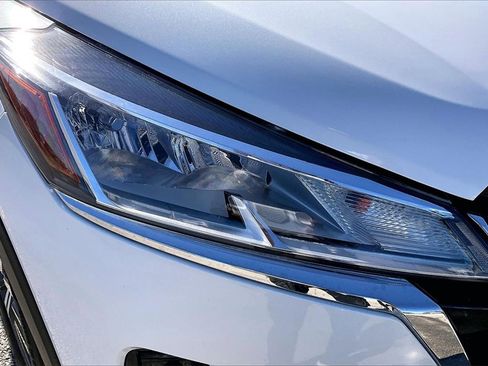 Used 2024 Nissan Kicks SV image 32