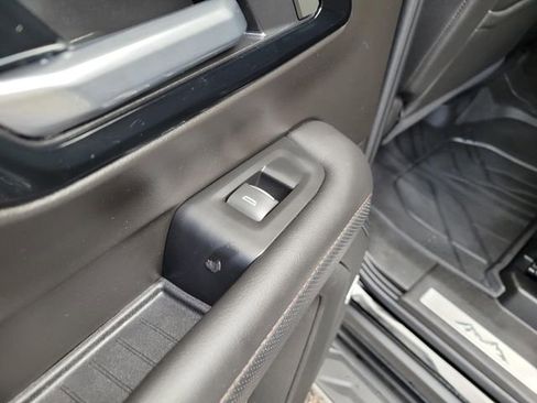 Used 2025 Chevrolet Tahoe High Country image 17