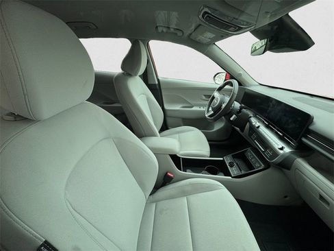 Certified 2025 Hyundai Kona SEL image 10