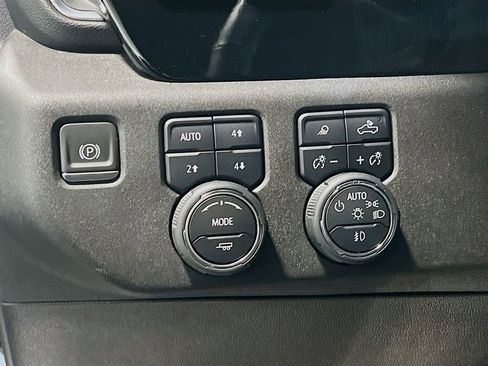 Used 2024 Chevrolet Silverado 2500 LTZ w/ LTZ Plus Package image 7