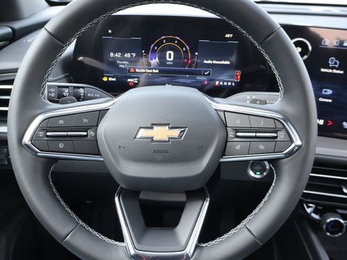 New 2026 Chevrolet Traverse LT w/ Sun and Wheel Package AWD/4WD image 7