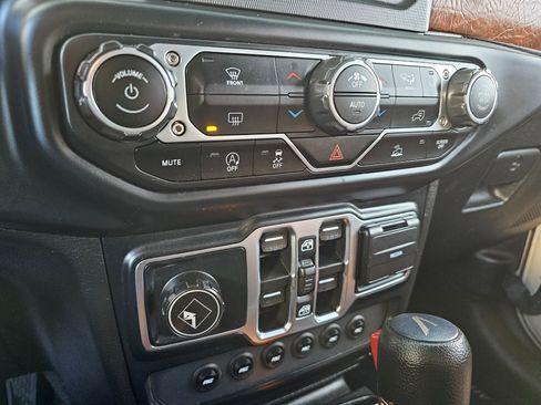 Used 2023 Jeep Gladiator Sport image 44