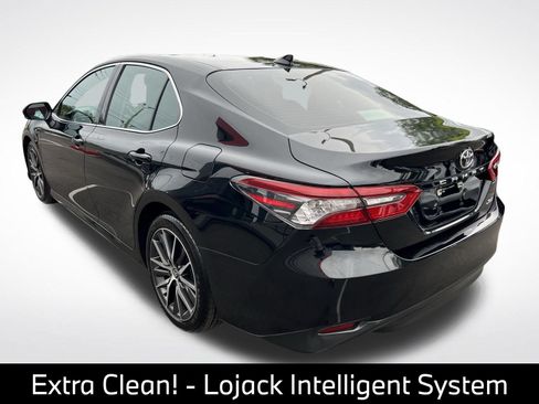 Used 2021 Toyota Camry XLE FWD image 8