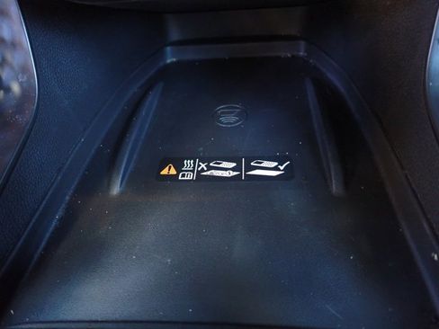 Used 2021 Chevrolet TrailBlazer RS w/ Technology Package AWD/4WD image 18