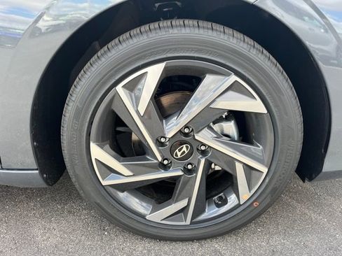 New 2026 Hyundai Elantra Limited FWD image 12