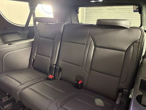 Used 2025 GMC Yukon XL Denali w/ Sun & Power Step Package image 30