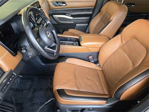 Used 2023 Nissan Pathfinder Platinum w/ Cargo Package image 13