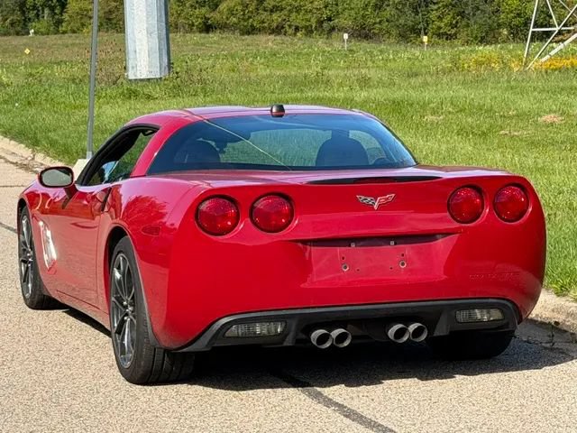 Used 2005 Chevrolet Corvette Coupe w/ Preferred Equipment Group RWD image 10