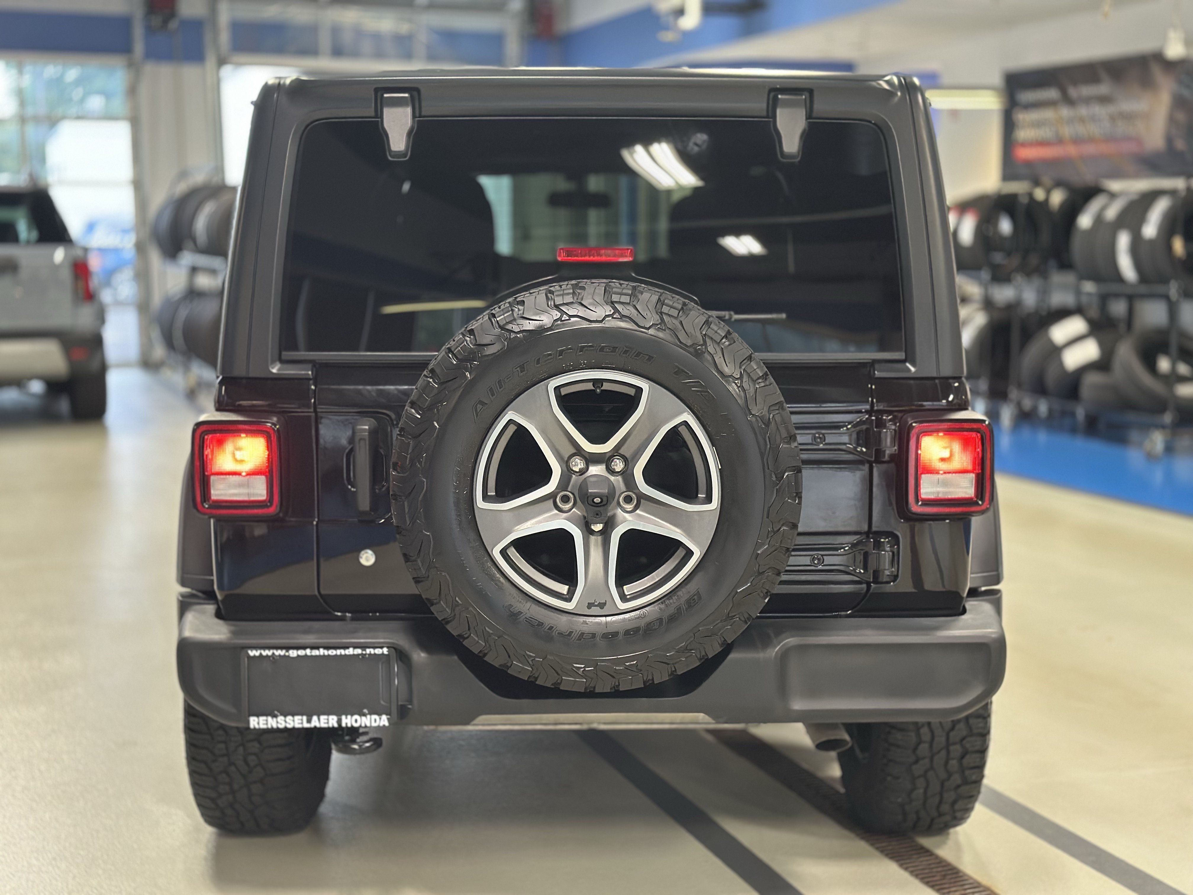 Used 2018 Jeep Wrangler Unlimited Sport S AWD/4WD image 6