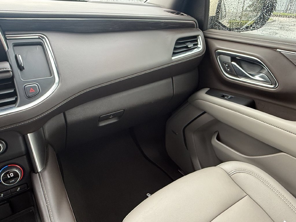 Used 2024 Chevrolet Tahoe LT w/ Luxury Package RWD image 16