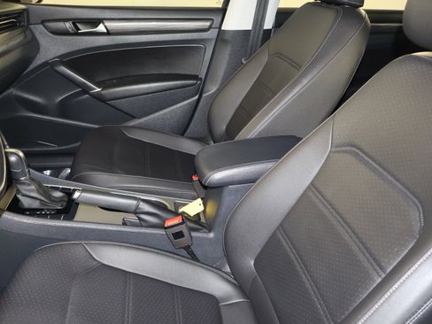Used 2020 Volkswagen Passat 2.0T R-Line image 38
