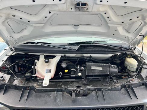 Used 2013 Chevrolet Express 2500 image 18