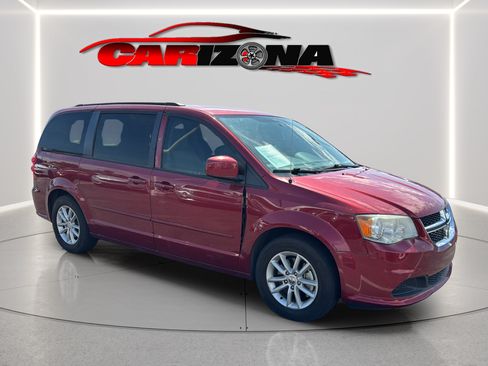 Used 2014 Dodge Grand Caravan SXT FWD image 2