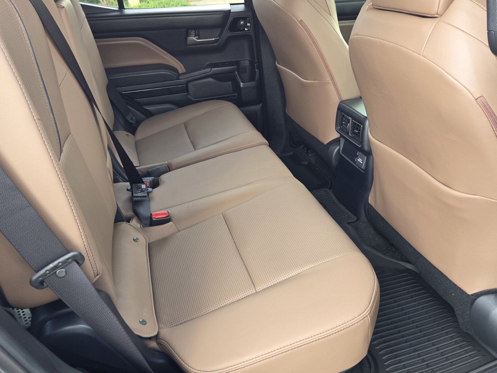 Certified 2025 Toyota 4Runner Limited AWD/4WD image 11