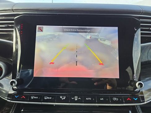 Used 2022 Jeep Wagoneer Series III w/ Flexible Seating Group image 32