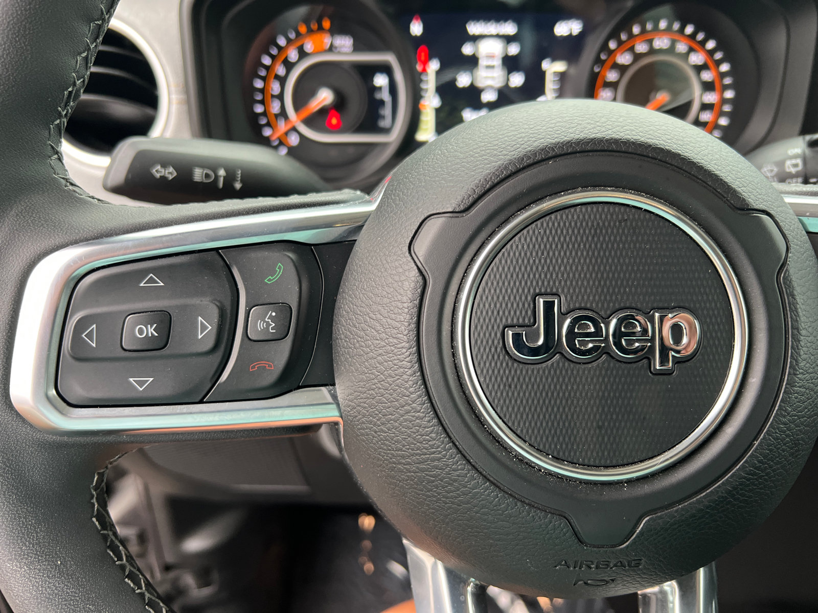 Used 2026 Jeep Wrangler Unlimited Sahara AWD/4WD image 30