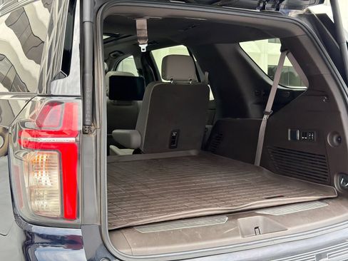 Used 2021 Chevrolet Tahoe Z71 w/ Luxury Package AWD/4WD image 8