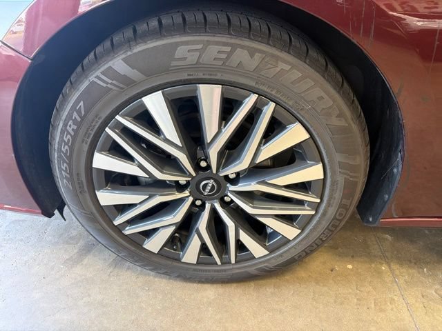 Used 2024 Nissan Altima 2.5 SV FWD image 8