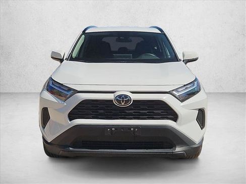 Used 2025 Toyota RAV4 XLE AWD/4WD image 2