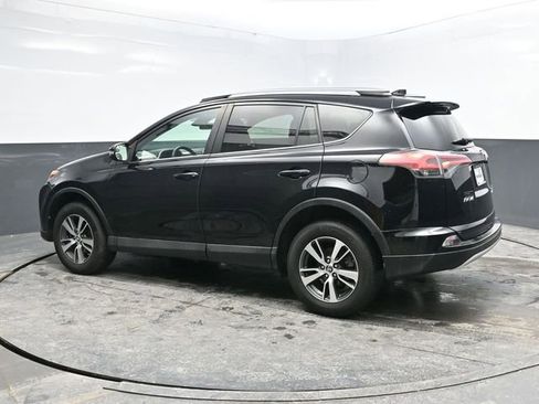 Used 2017 Toyota RAV4 XLE image 4