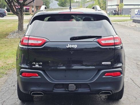 Used 2016 Jeep Cherokee Latitude w/ Comfort & Convenience Group AWD/4WD image 5