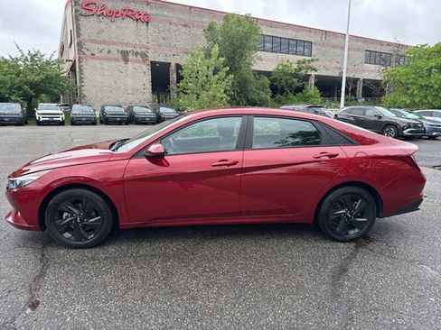Used 2023 Hyundai Elantra SEL FWD image 17
