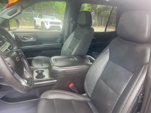 Used 2022 Chevrolet Tahoe Z71 w/ Luxury Package AWD/4WD image 10