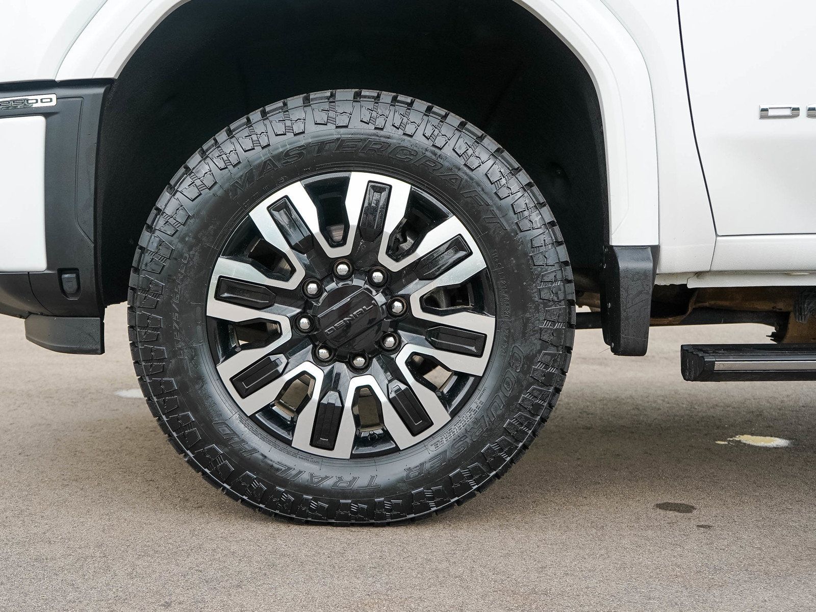 Used 2024 GMC Sierra 2500 Denali Ultimate AWD/4WD image 29