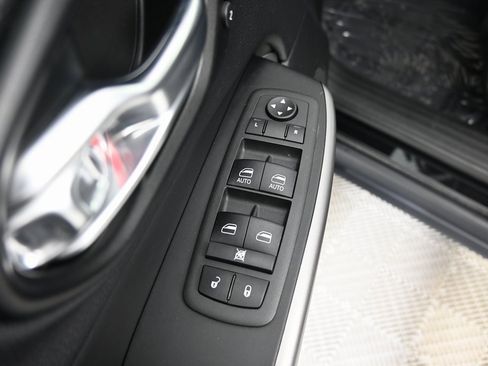 Used 2022 Jeep Cherokee Limited image 20