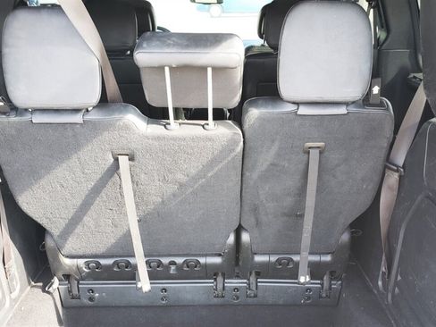 Used 2017 Dodge Grand Caravan GT FWD image 17