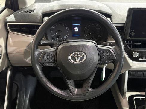 Certified 2023 Toyota Corolla Cross L image 18