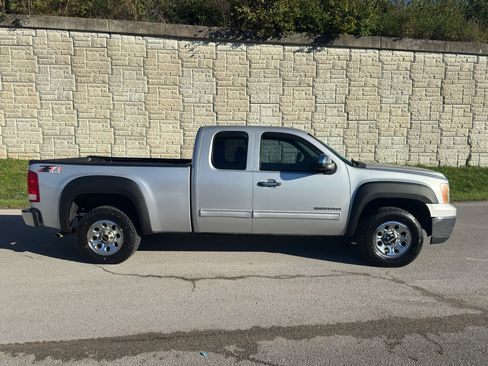 Used 2011 GMC Sierra 1500 SL image 2