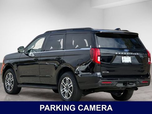 Used 2025 Ford Expedition Active AWD/4WD image 3