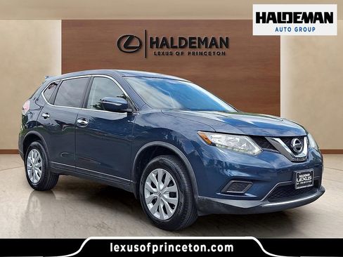 Used 2015 Nissan Rogue S AWD/4WD image 1
