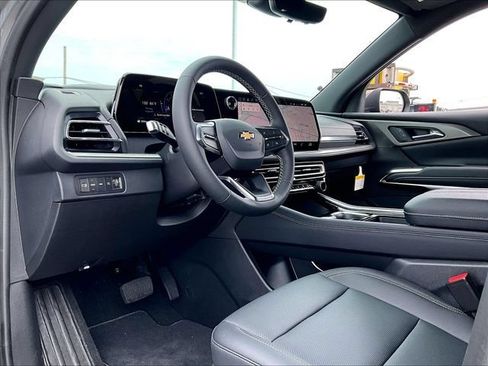 New 2027 Chevrolet Traverse LT w/ Sun and Wheel Package AWD/4WD image 8