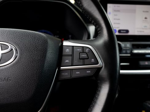 Certified 2024 Toyota Grand Highlander AWD image 14