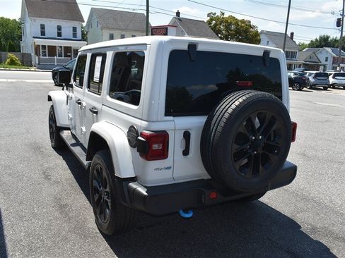 Used 2024 Jeep Wrangler Unlimited Sahara w/ Technology Group AWD/4WD image 6