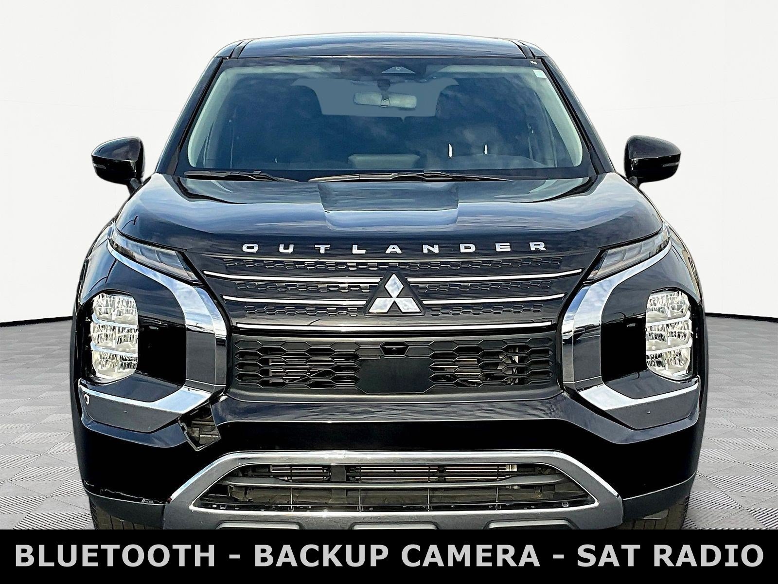 Used 2023 Mitsubishi Outlander ES AWD/4WD image 2