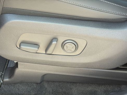 New 2026 Kia Carnival EX FWD image 28