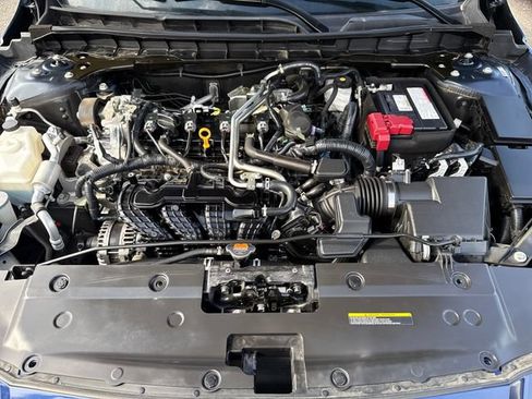 Used 2023 Nissan Altima 2.5 SR FWD image 44