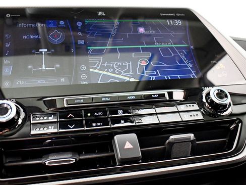 Used 2022 Toyota Highlander Platinum image 28