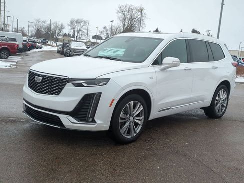 Used 2024 Cadillac XT6 Premium Luxury image 4