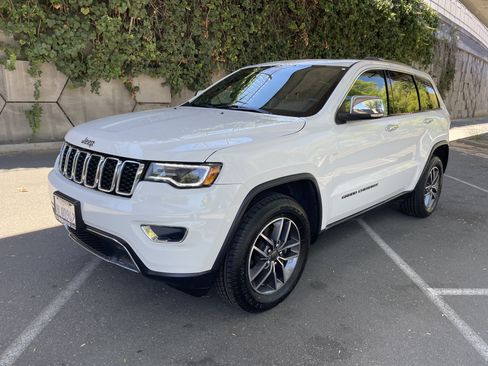 Used 2019 Jeep Grand Cherokee Limited w/ Luxury Group II RWD image 11