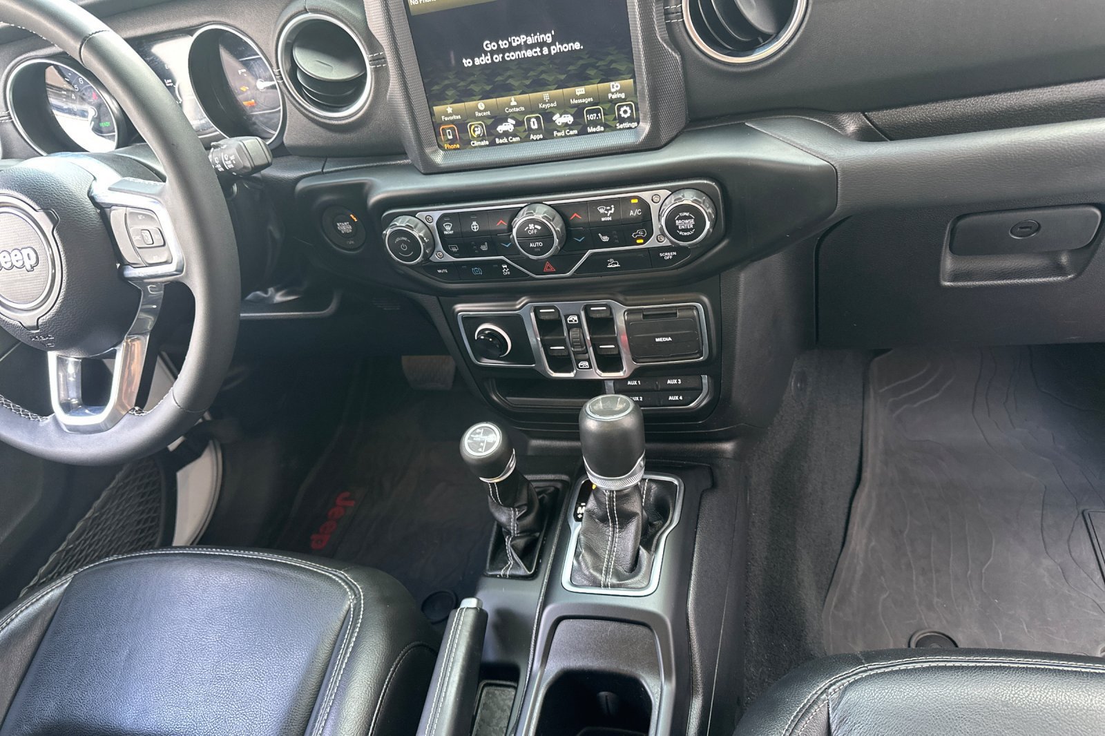 Used 2023 Jeep Wrangler Unlimited Sahara w/ Dual Top Group AWD/4WD image 12