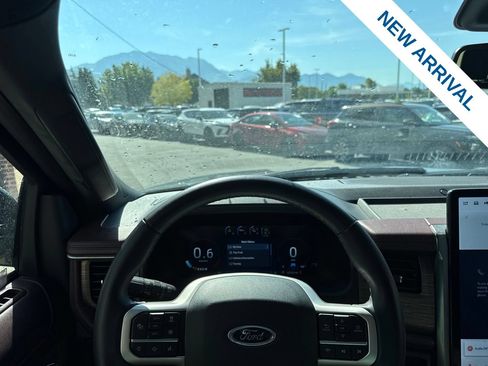 Used 2024 Ford Expedition Limited AWD/4WD image 23