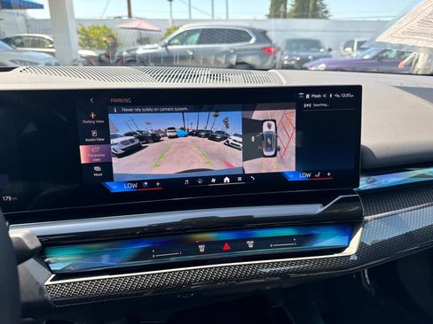 Used 2024 BMW i5 eDrive40i w/ M Sport Package image 25